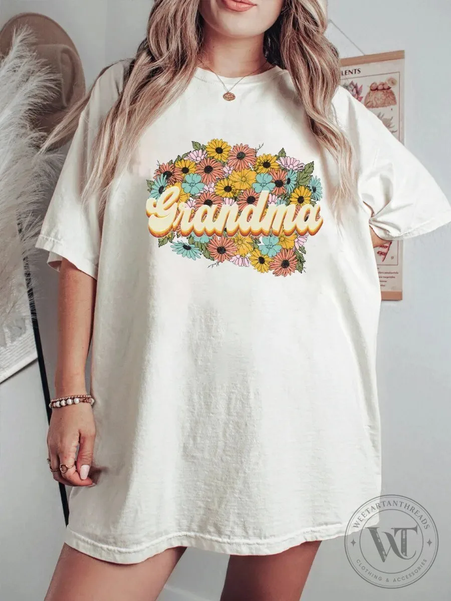 Grandma Floral Bouquet Retro Vintage Style T-Shirt for Women
